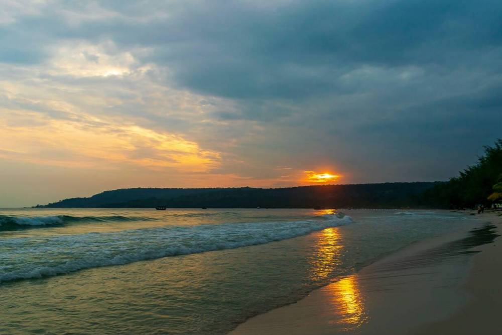 Il tramonto sulla spiaggia di 4K Beach (Long Set Beach)